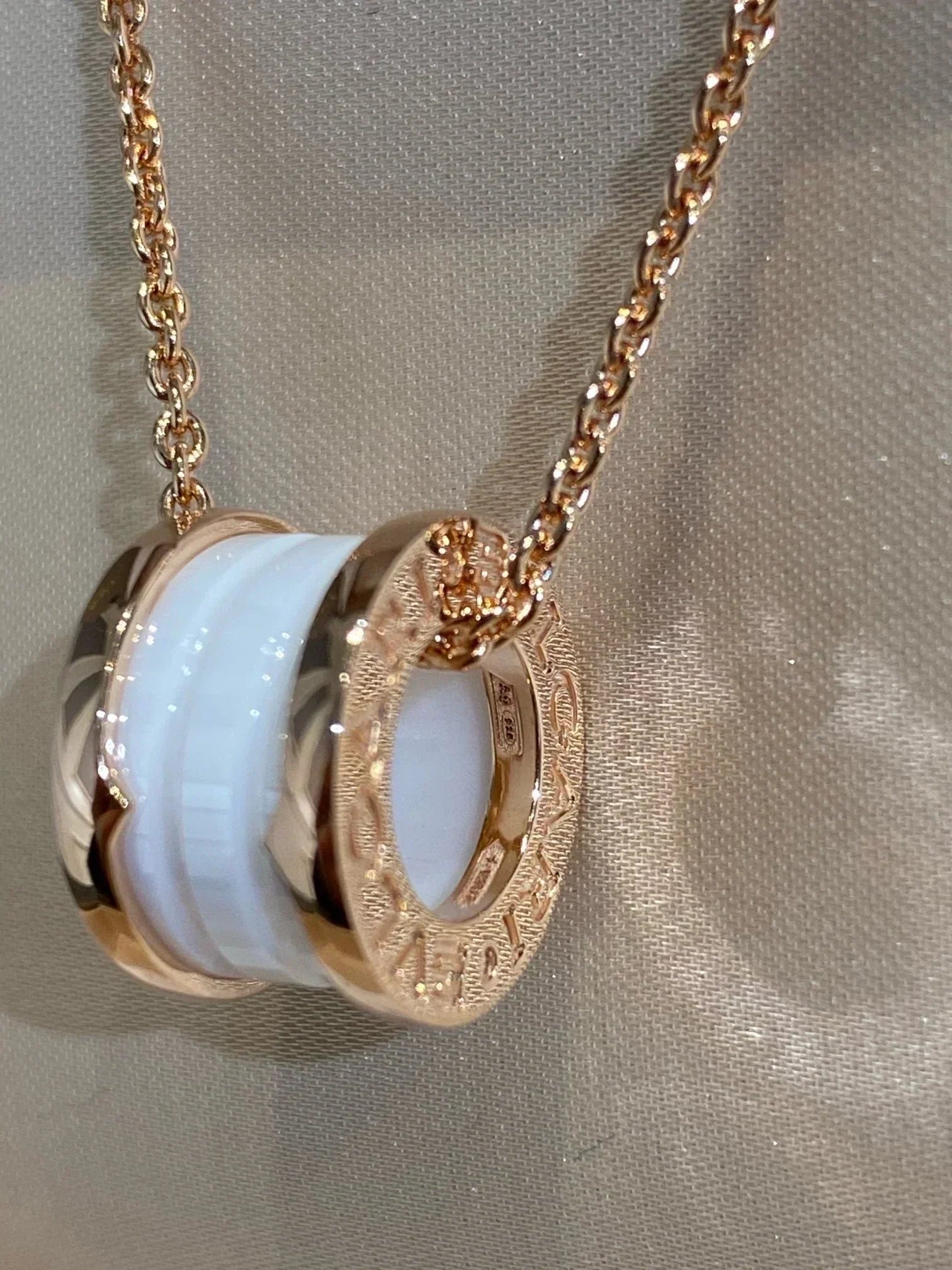 ZERO 1 WHITE CERAMIC ROSE GOLD NECKLACE