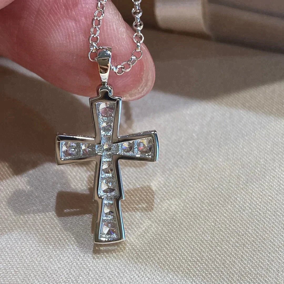 CROCE PEDANT DIAMOND NECKLACE