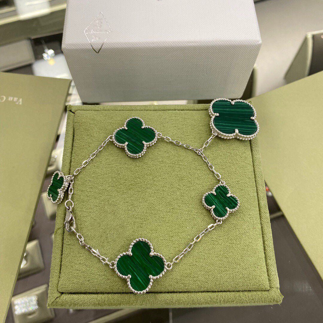 MAGIC CLOVER 5 MOTIFS MALACHITE BRACELET SIVLER