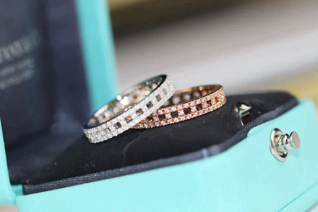 T TRUE DIAMOND PAVED RING