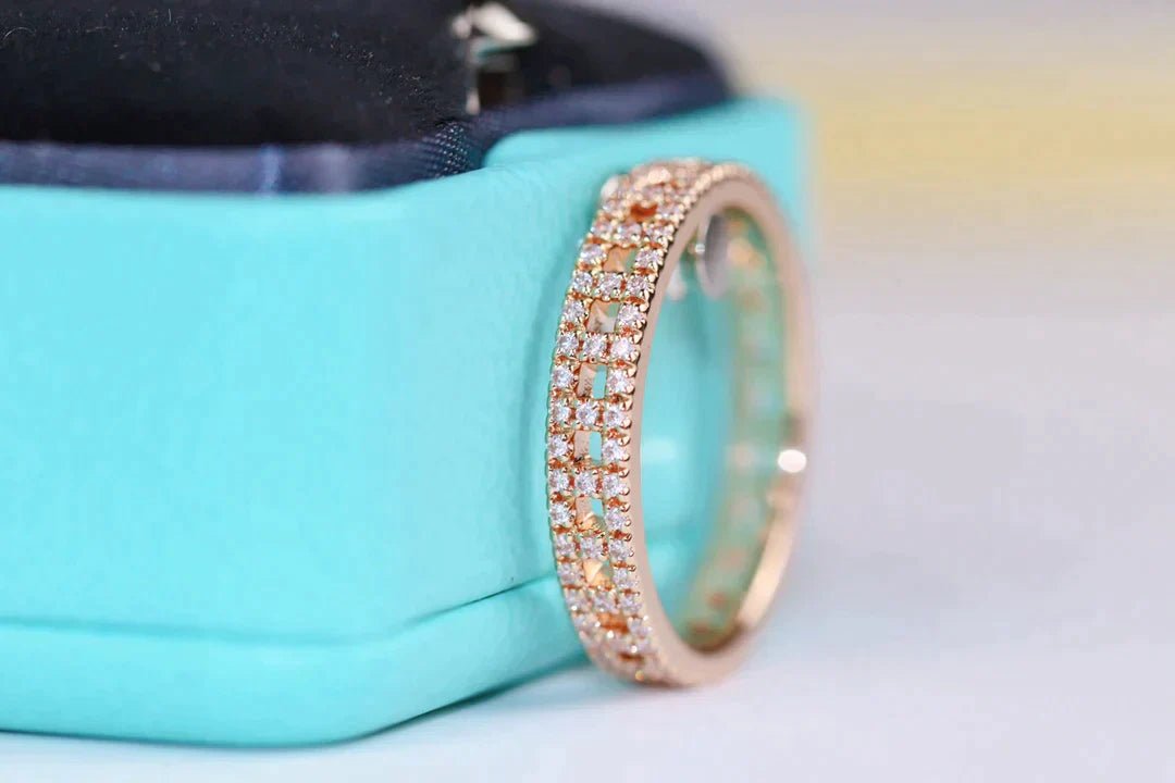 T TRUE DIAMOND PAVED RING