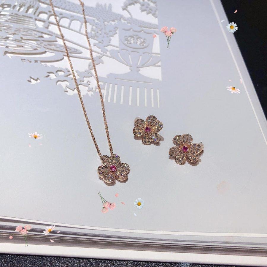 FRIVOLE FLOWER DIAMOND EARRINGS