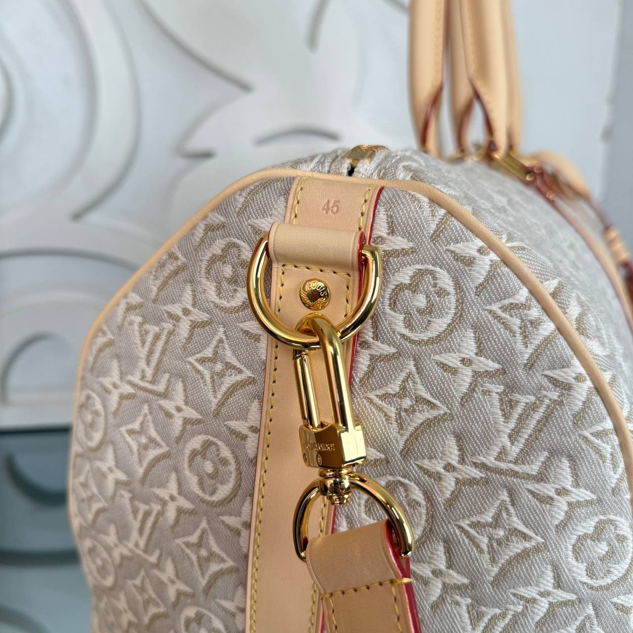 LV DUFFLE BAG