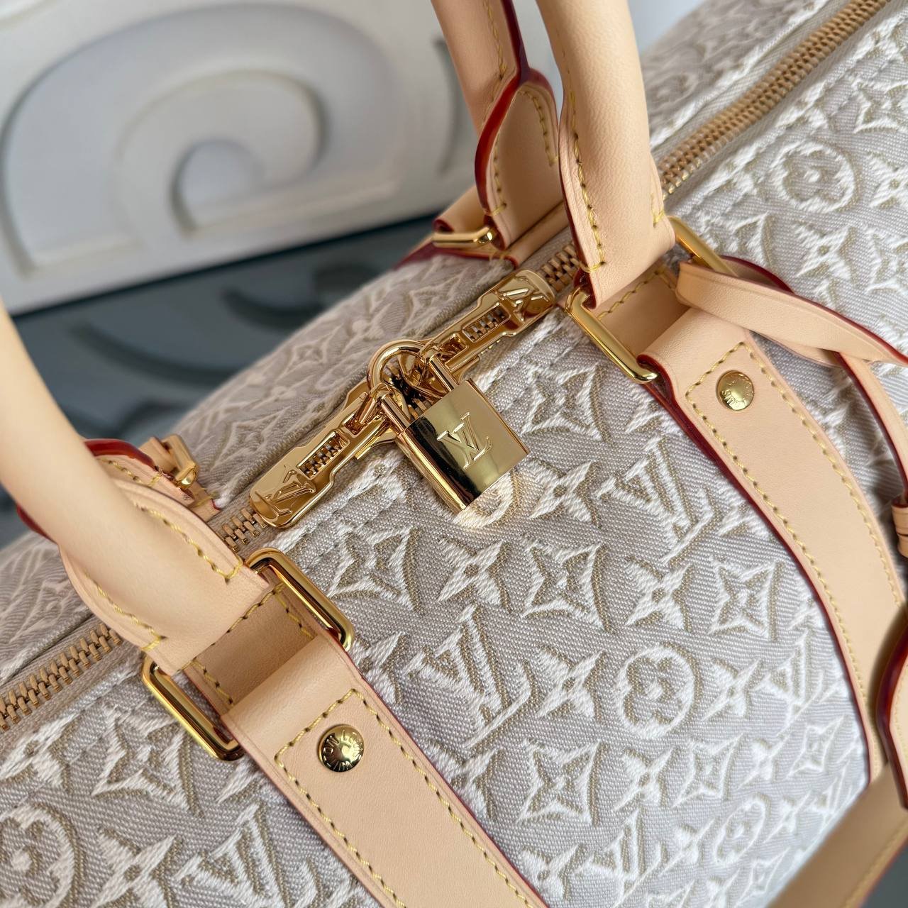 LV DUFFLE BAG